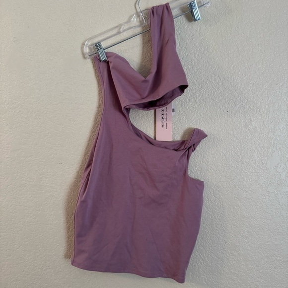 Oh Polly Flavia
Twist Cut Out Mini Dress - Picture 3 of 5